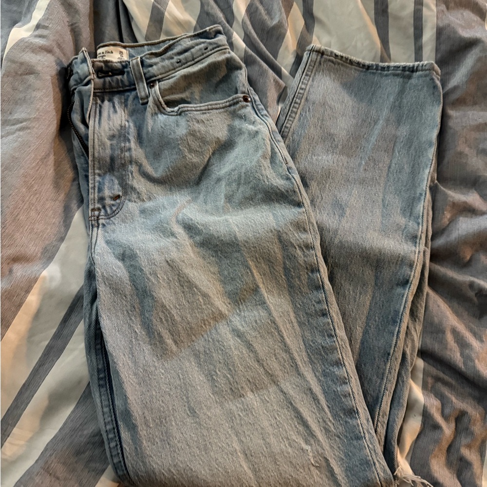 Abercrombie & Fitch Light Wash High-Rise Women's Jeans